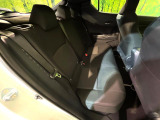 後部座席も気になるようなキズ・汚れやへたり等、大きなダメージはなく、良好な状態です。