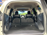 普段のお買い物や通勤、送迎等に十分な荷室スペースを確保しております。セカンドシートを倒すと、大きな荷物の積載も可能です♪