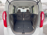 普段のお買い物や通勤、送迎等に十分な荷室スペースを確保しております。セカンドシートを倒すと、大きな荷物の積載も可能です♪