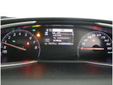 とっても見やすいメーターです。夜間時はラグジュアリーな気分にさせてくれる照明が魅力ですので、夜のドライブも楽しみになりますよ♪