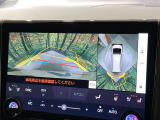 【パノラミックビューモニター】専用のカメラにより、上から見下ろしたような視点で360度クルマの周囲を確認することができます☆死角部分も確認しやすく、狭い場所での切り返しや駐車もスムーズに行えます。