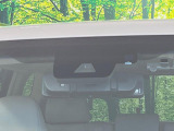 【トヨタセーフティセンス】走行中に前方の車両等を認識し、衝突しそうな時は警報とブレーキで衝突回避と被害軽減をアシスト。より安全にドライブをお楽しみいただけます。