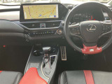 レクサス認定中古車ならではの美しいシートは、乗るたびに上質な快適さを提供します。