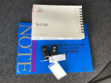 メンテナンスノート【整備記録簿】、取説も揃っています。スマートキーはバッグなどにしまったままボタン操作でエンジンの始動・停止ができて大変便利です。