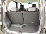 コンパクトボディーなのに、荷室はこんなに広々!たくさん荷物が積めますよ。