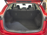 【トランク】積み込みやすくて、たっぷり積める荷室です。シートアレンジできるものは、乗車人数と荷物の量や大きさによってシートを動かすことができるので、より快適なドライブが可能です!