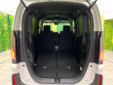 普段のお買い物や通勤、送迎等に十分な荷室スペースを確保しております。セカンドシートを倒すと、大きな荷物の積載も可能です♪