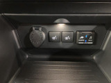 フロントにはシートヒーター付き。寒い日に重宝するシートヒーター!エアコンより早く温まってくれるので寒がりの人も安心ですね♪エアコンの温風は乾燥するから苦手、という方にもをおすすめです。