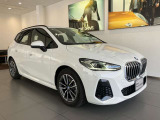 【BMWの伝統-2】時代を超える美しさ。磨き抜かれたエアロダイナミクスが瞳を奪う。一目で伝わるスポーティーなプロポーションは、BMWの走行性能を生み出すのに欠かせない要因の一つです。