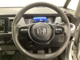 ステアリングスイッチはHondaセンシング系のスイッチ他にセレクターホイールを装備。スピードメーター内・マルチインフォメーション・ディスプレーの各表示が確認できます。
