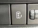【パワースライドドア】スマートキーや運転席のスイッチでスライドドアの開閉が可能♪電動だから力を入れてドアを開ける必要が無く、小さいお子様でも、重い荷物を持っている時もラクに開け閉めできます♪