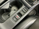 パーキングブレーキはスマートな電子制御式と合わせて渋滞時等にブレーキペダルから足を離しても停車状態を保持してくれるオートブレーキホールド機能で運転が楽になります。スタートはアクセルペダルを踏むだけ