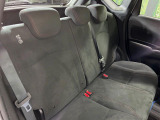 後部座席も気になるようなキズ・汚れやへたり等、大きなダメージはなく、良好な状態です。