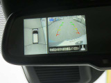 アラウンドビューモニターが付いていて、お車を空から見たような目線で駐車できます