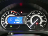 各操作スイッチは使いやすい位置に配置され、とっても見やすいメーターです。夜間時はラグジュアリーな気分にさせてくれる照明が魅力ですので、夜のドライブも楽しみになりますよ♪