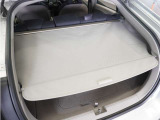 荷室を覆い保護してくれるカバーを装備!。プライバシー保護にも役立ちます。