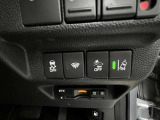 ホンダセンシング衝突軽減ブレーキ装置とVSA横滑り装置が搭載されております。
