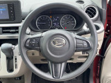 ステアリングも使用感が少なく、きれいな状態となっております♪