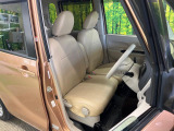 運転席シート廻りは使用感も少なく、良好な状態となっています。丁寧に使われていたことがよくわかりますね。