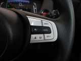 ハンドル右側にはクルーズコントロールのスイッチが装備され運転中の操作も安心して行えます!