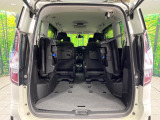 普段のお買い物や通勤、送迎等に十分な荷室スペースを確保しております。セカンドシートを倒すと、大きな荷物の積載も可能です♪