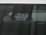 【トヨタセーフティーセンス】トヨタの安全装備です。衝突被害軽減ブレーキシステム、車線逸脱予防機能、オートマチックハイビームが付いています。