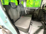 後部座席も気になるようなキズ・汚れやへたり等、大きなダメージはなく、良好な状態です。