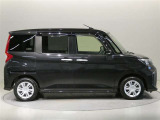 両側パワースライドドア付きだから、狭い駐車スペースなどでの 乗り降りラクラク!小さなお子さまのいるご家庭には嬉しい装備。