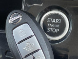 【スマートキー(エンジンスタートストップスイッチ)】スマートキー(電子キー)を持っていれば、スイッチを押すだけでエンジンをかけることができます!