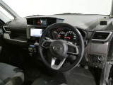 見通しのよいすっきりとした視界で、誰でも運転しやすいです。運転のしやすさは疲れにくさにも繋がりますよ♪