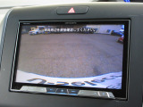 バックをするとき自動でリアの様子が映る『リアカメラ』付き!ナビ画面で確認しながらバックができますから安心ですね。でも、目視も大切ですよ!安全第一でお願いします!