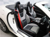 ■シートヒーター ■メモリー付きパワーシート ■電動ランバーサポート ■各部レッドステッチ ■レッドシートベルト