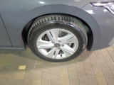 純正16インチアルミホイールです。