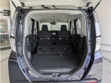 2列目シートを倒すと、大きな荷物の積載も可能です