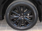 マツダ純正225/45R19インチアルミホイール付きで見た目もグッドデザイン!