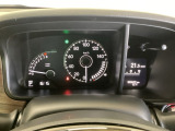 マルチインフォメーション・ディスプレイでは、燃費や車速、ホンダセンシング機能の注意表示など表示され、快適な運転に。