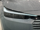 LEDヘッドライトは、点灯の瞬間から最大光量を発揮し、突然暗くなるトンネルなどでの安定感を高めます。