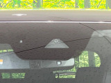 【i-ACTIVESENSE】走行中に前方の車両等を認識し、衝突しそうな時は警報とブレーキで衝突回避と被害軽減をアシスト。より安全にドライブをお楽しみいただけます。