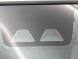 【スマートアシスト】走行中に前方の車両等を認識し、衝突しそうな時は警報とブレーキで衝突回避と被害軽減をアシスト。より安全にドライブをお楽しみいただけます。