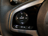 【ステアリングリモコン】ステアリングにオーディオ調節可能なスイッチが装備されていますので運転中でも視線をそらさずにオーディオの調節が可能です!