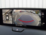 360度ビューモニターで車内から周囲の障害物を確認することができます!駐車場から出るときの左右の確認にも便利です♪