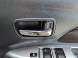 集中ドアロックシステム搭載で運転席からのロックが可能です。