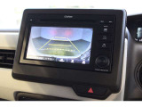 バックカメラが装備されており、後方の安全確認はもちろんのこと狭い場所での駐車や雨の日・夜間など視界の悪いコンディションでのストレスの軽減にもなります!