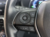 ステアリングスイッチ付き。前方から目を離すことなく操作することが可能です。