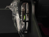 ETCカードを挿入することで高速道路を利用する際の支払いがキャッシュレスになったり、ETCスマートインターチェンジが利用できます。保証は製造メーカー修理保証のみで期間外のものは対象外となります。