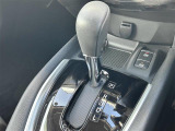 【 シフト 】シフトも操作しやすく快適なドライブを楽しんでいただけます。