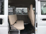 後部座席写真です。