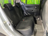 後部座席も気になるようなキズ・汚れやへたり等、大きなダメージはなく、良好な状態です。