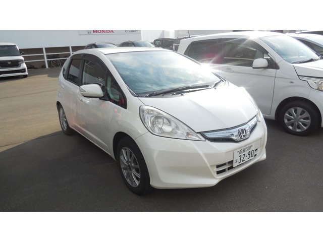 フィットハイブリッド 1.3 スマートセレクション 