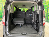 普段のお買い物や通勤、送迎等に十分な荷室スペースを確保しております。セカンドシートを倒すと、大きな荷物の積載も可能です♪